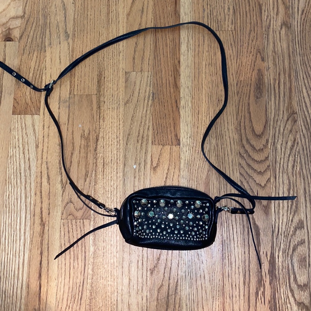 Leather cross body with gold jewels
